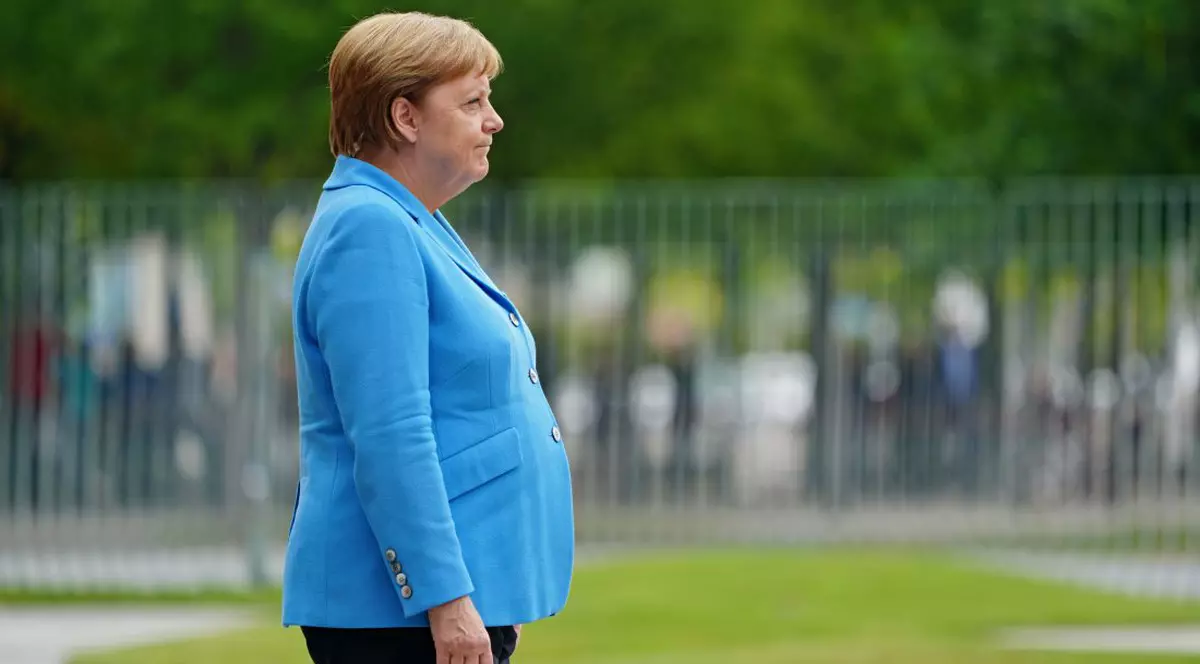 Angela Merkel, surprinsă tremurând incontrolabil pentru a treia oară în ultimele săptămâni | VIDEO