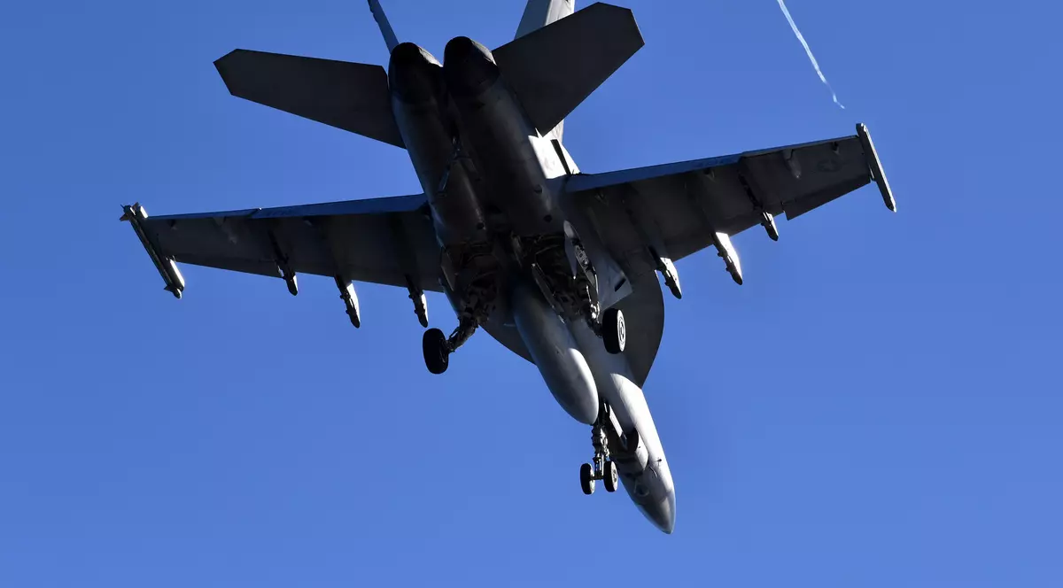 Un avion de luptă al forţelor aeriene ale SUA s-a prăbuşit în California