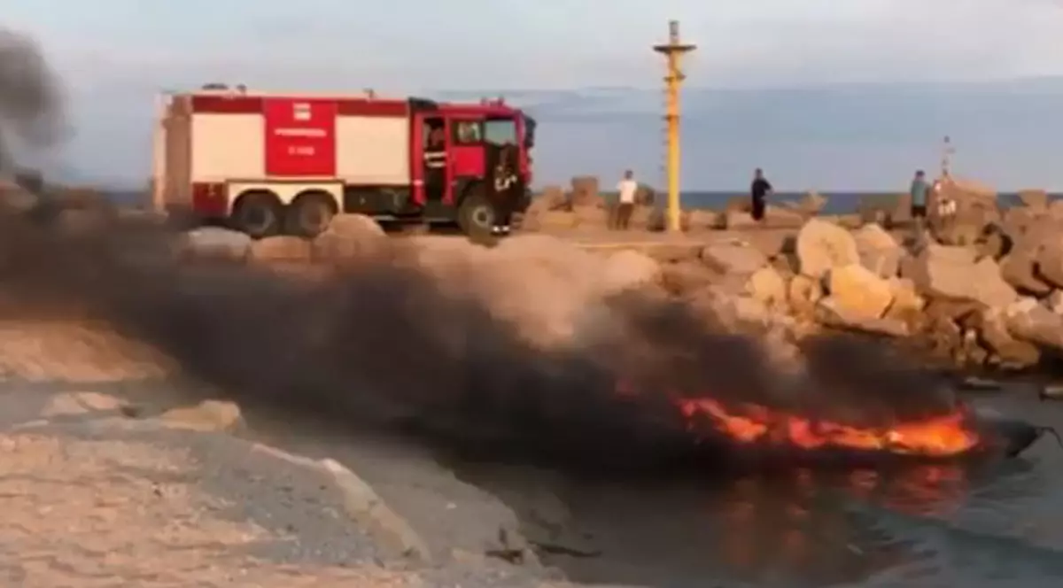 Incendiu în portul Eforie Nord. O șalupă a luat foc