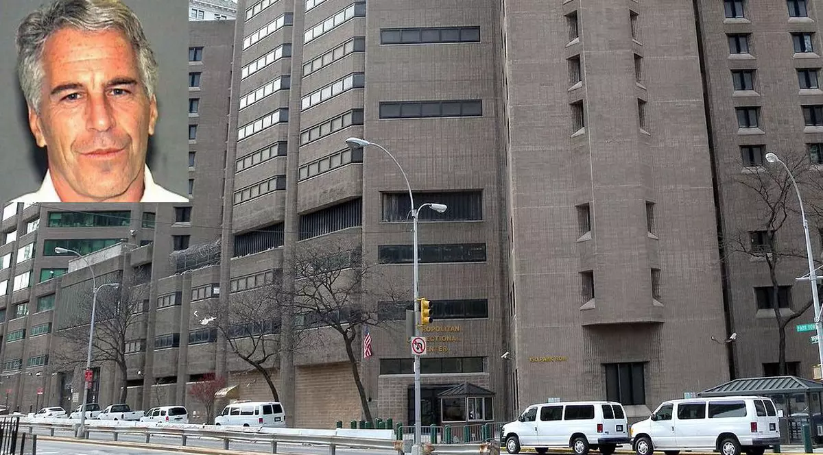 Jeffrey Epstein, arestat pentru trafic de minore, a fost găsit inconștient în celula lui. Miliardarul american ar fi încercat să se sinucidă