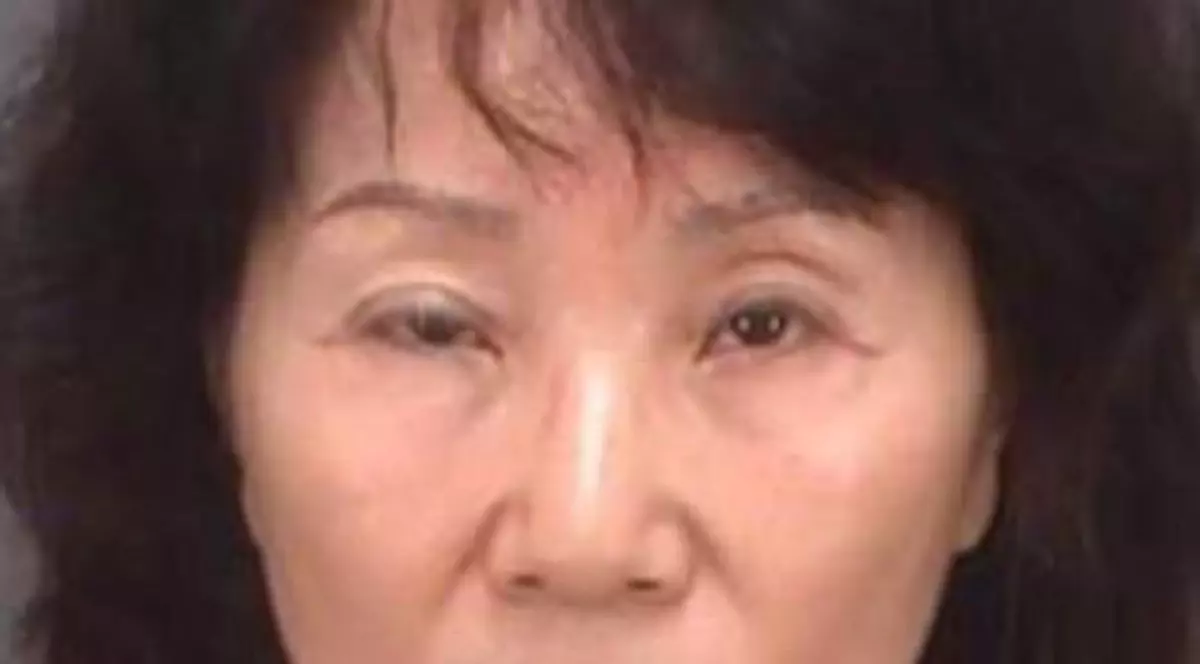 Gest horror al unei angajate de la un supermarket din Florida: a scuipat în cutiile cu înghețată