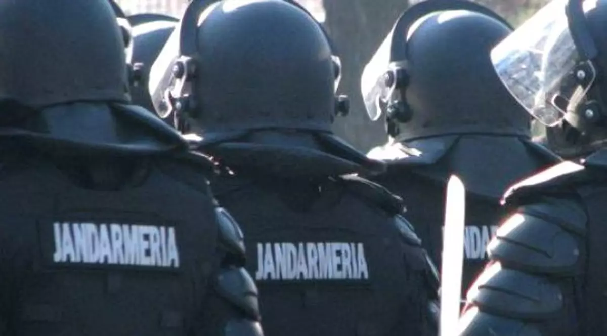 Jandarmeria acuzată că nu a trimis Brigada Mobilă la Caracal