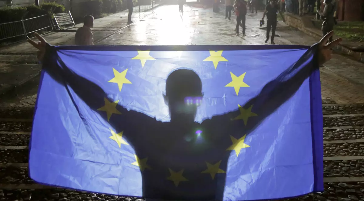 Liderii UE au păcălit 500 de milioane de europeni și le-au arătat că vocea lor nu contează