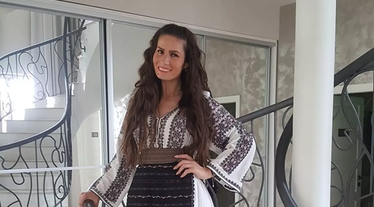 Cântăreața de muzică populară Daniela Ploia nu-și ascunde originea simplă. “Știu să dau la sapă. Am muncit mult, de mică”