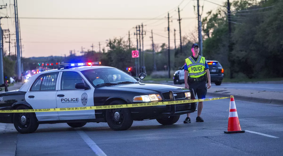 Cinci copii au fost ucişi sau răniţi de arme de foc, în acest weekend, în Texas. Un băiețel de 4 ani a fost împuşcat mortal de fratele său de 5 ani