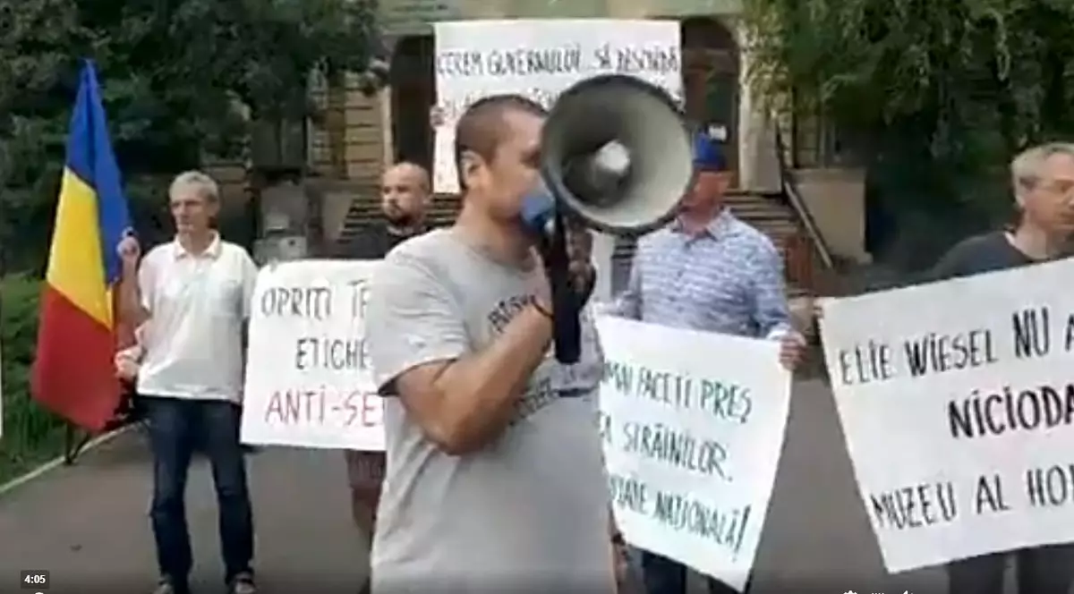 Protest împotriva construirii Muzeului Holocaustului în curtea Muzeului Antipa. „Salvați pășunea girafei”