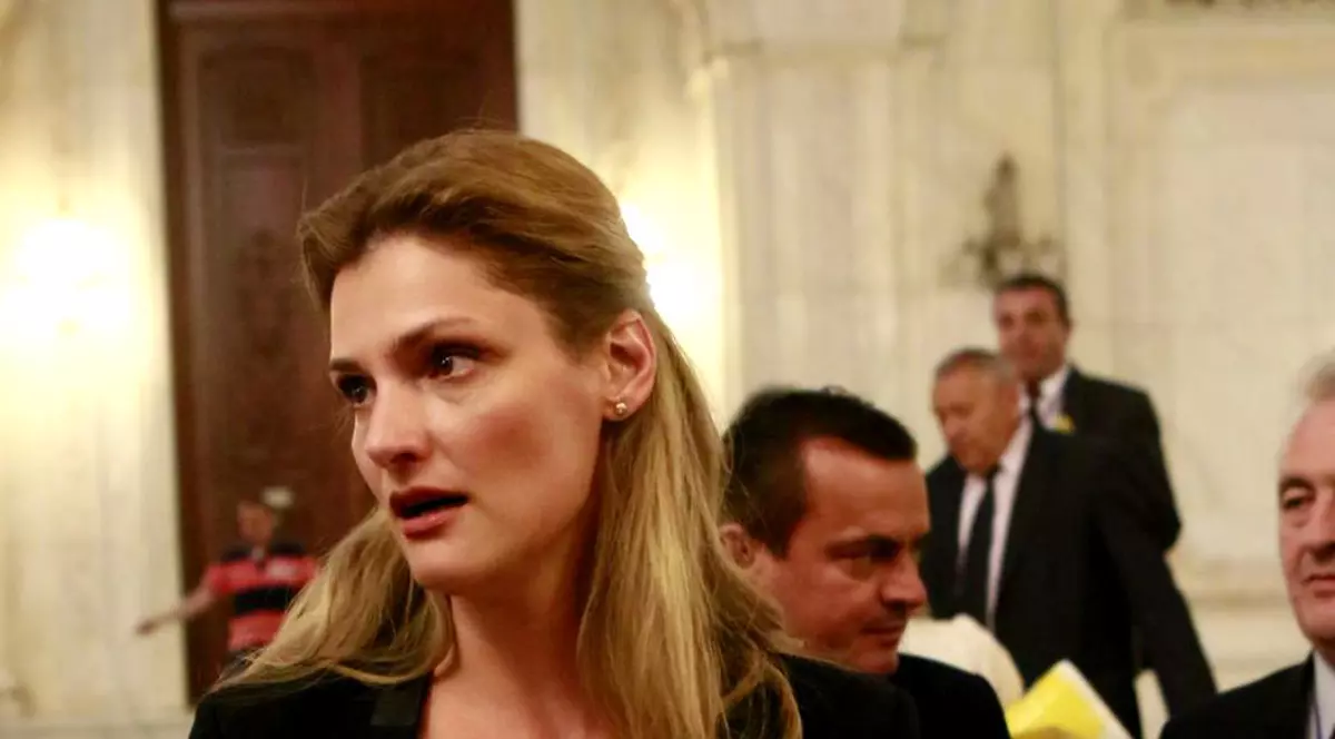 Ramona Mănescu, noul Ministru de Externe: „Vreau să demonstrez că şi o femeie se poate ridica cu succes la înălţimea funcţiei”