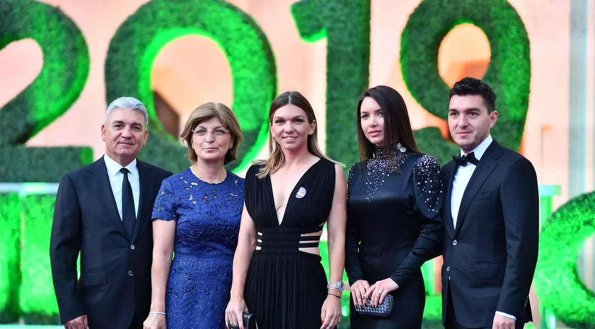 Simona Halep, alături de familia ei la balul campionilor