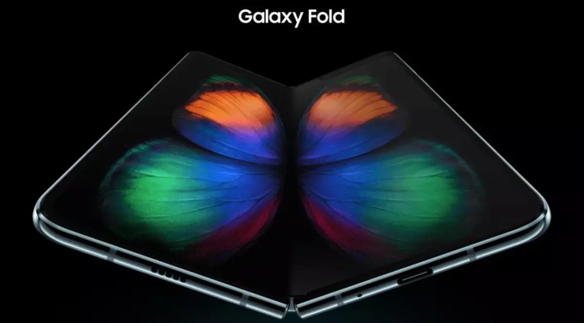 Samsung Galaxy Fold, smartphone-ul cu ecran pliabil, va fi pus în vânzare în toamnă. Care a fost motivul amânării