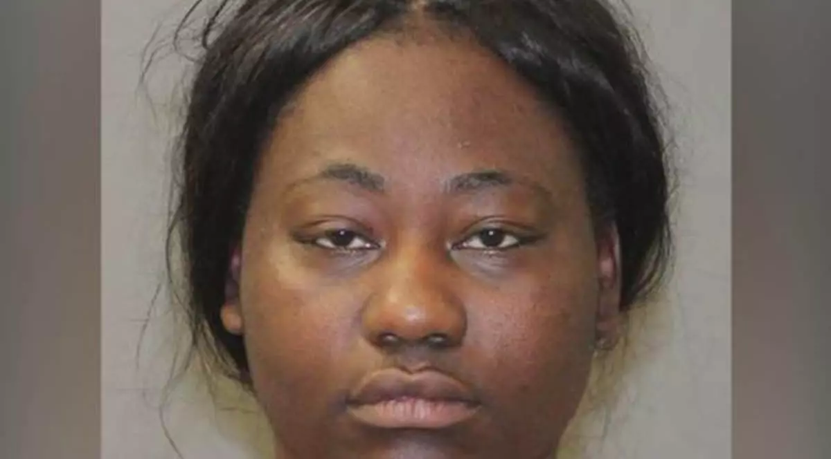 A dat cu mașina peste doi copii. Încerca să facă o fotografie în momentul accidentului