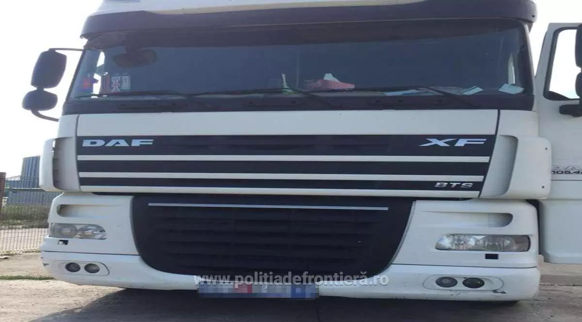 TIR furat din Germania acum cinci ani, găsit la frontieră