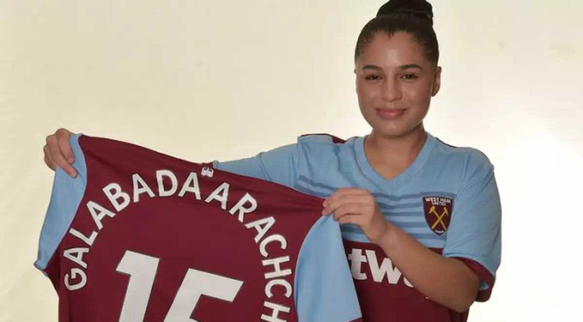 West Ham United a adus o fotbalistă cu nume imposibil de scris și de pronunțat: Galabadaarachchi! Fata vine din Australia