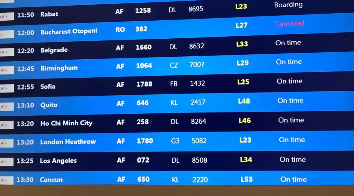 Cursă Tarom Paris-București anulată din cauza unor probleme tehnice. Peste 150 de pasageri sunt afectați, mulți au pierdut conexiunile către alte orașe