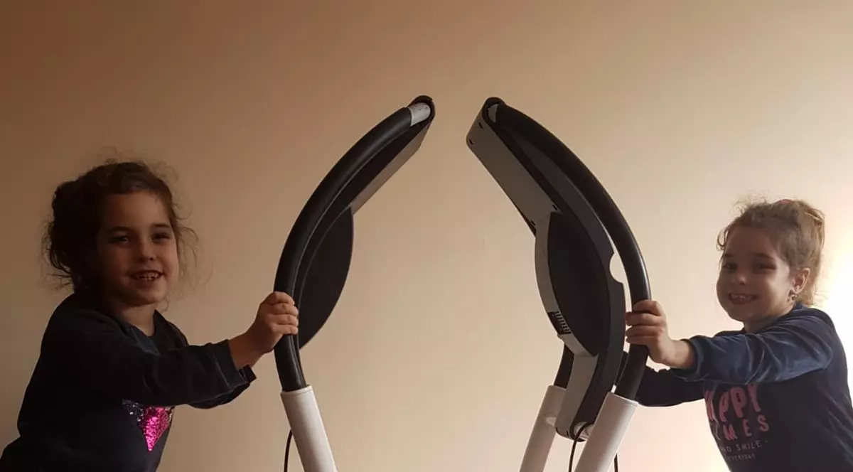 Gloriile fotbalului românesc vor juca la Slobozia pentru Maya și Ingrid. Gemenele au nevoie de 100.000 de euro pentru o operație în SUA