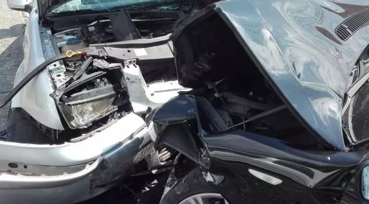 Şapte persoane rănite după un accident rutier pe DN 67 B, în județul Argeș