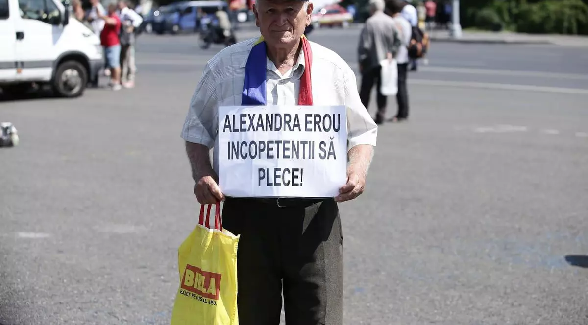 Tribut emoționant pentru Alexandra Măceșanu în Piața Victoriei (Foto Libertatea / Dumitru Angelescu)