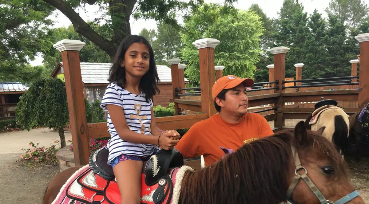 EXCLUSIV / Sorina, vacanțe cu familia adoptivă în SUA. Din Long Island, cele mai noi imagini cu fetița