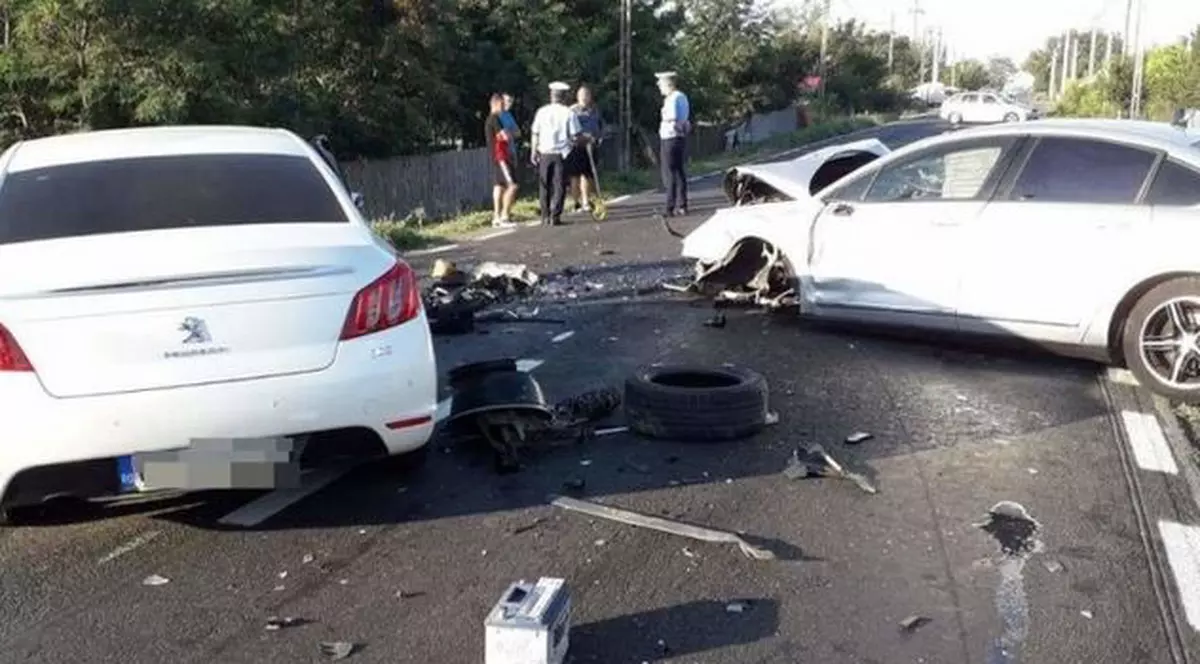 Accident în Brăila, provocat de un şofer care a adormit la volan. Cinci persoane, între care un copil de 4 ani, au fost rănite