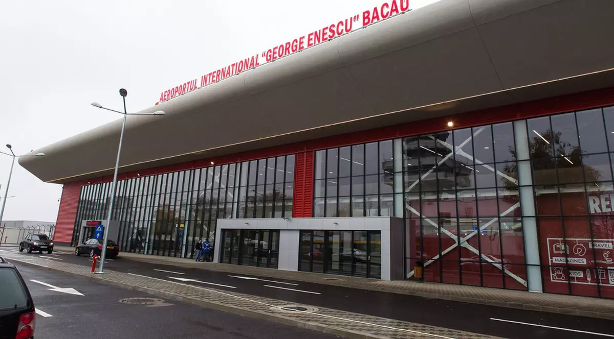 Individ urmărit pentru crimă în Italia, prins pe Aeroportul Bacău