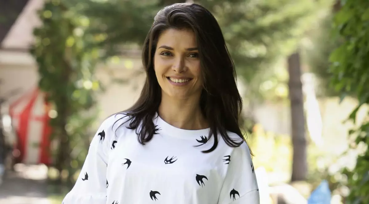 Alina Pușcaș, prezentatoarea de la “Te cunosc de undeva”, are coronavirus. “Nu trebuie să te simți prost pentru că ai fost infectat”