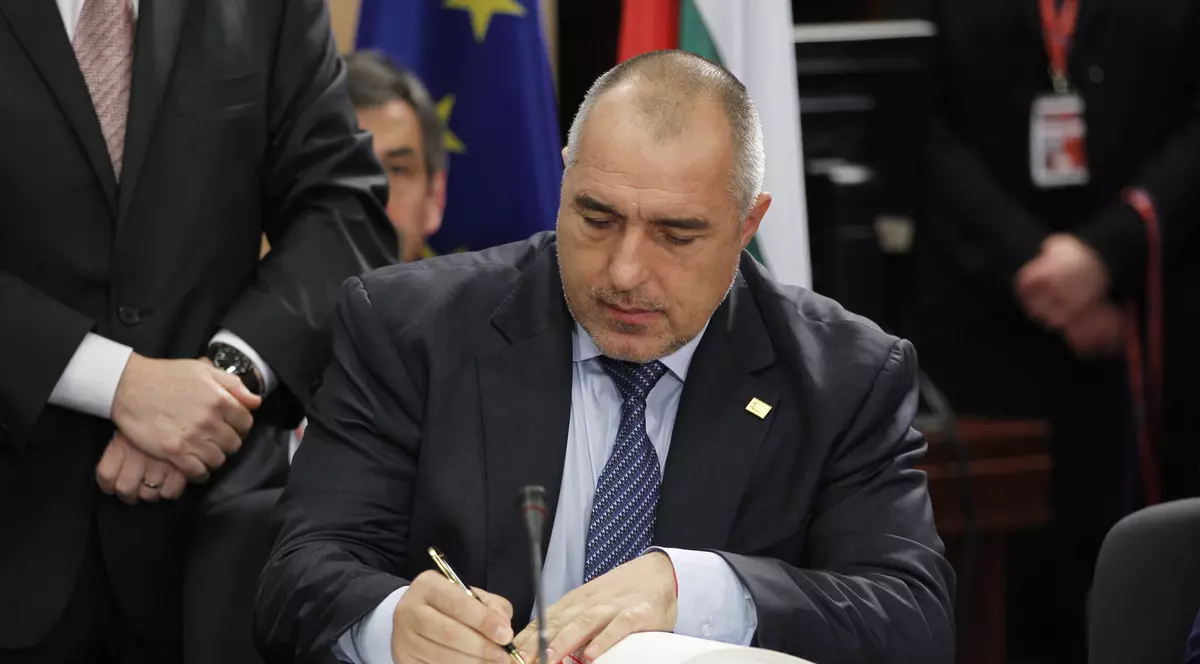 Premierul Bulgariei susține că turiștii români sunt responsabili de răspândirea pestei porcine pentru că aruncă gunoaiele la marginea drumului