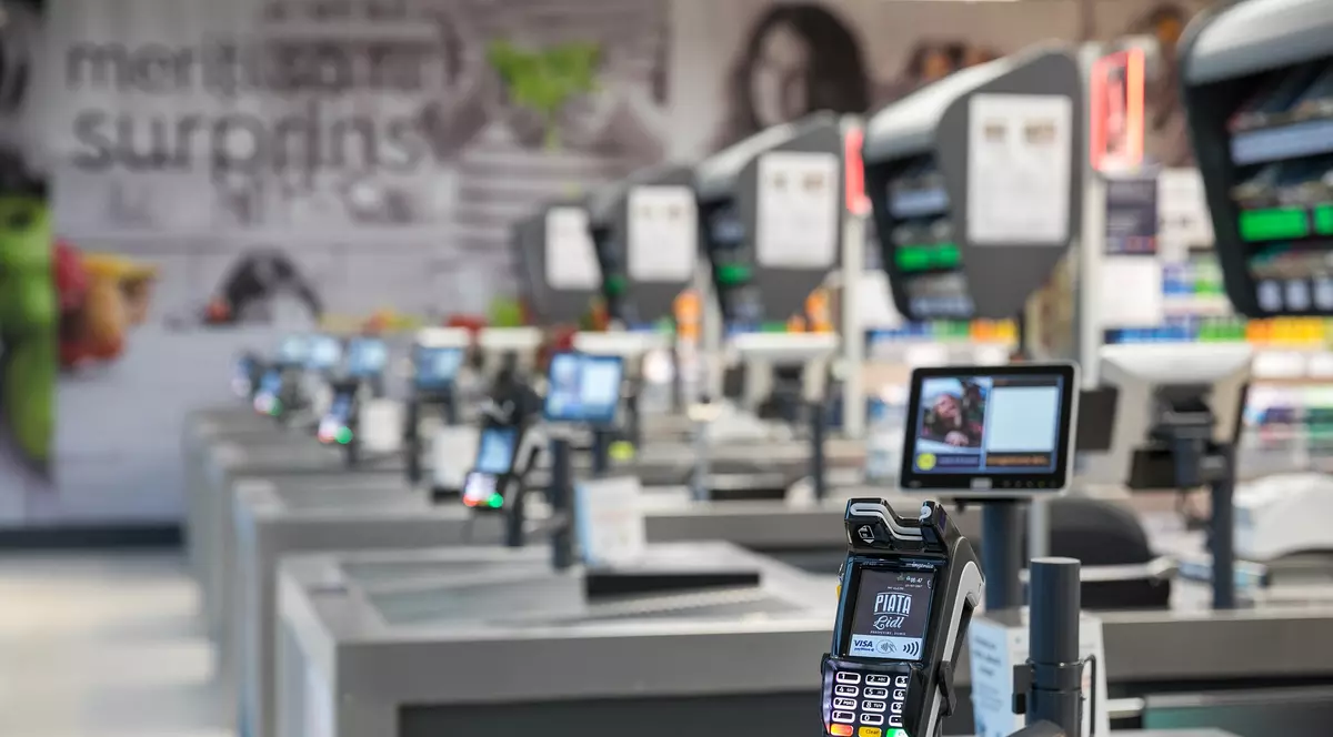 Lidl scoate complet de la vânzare produsele de plastic de unică folosință, cu un an mai devreme față de intrarea în vigoare a deciziei UE care interzice comercializarea lor