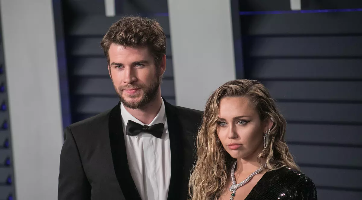 Miley Cyrus și Liam Hemsworth se despart (HEPTA)
