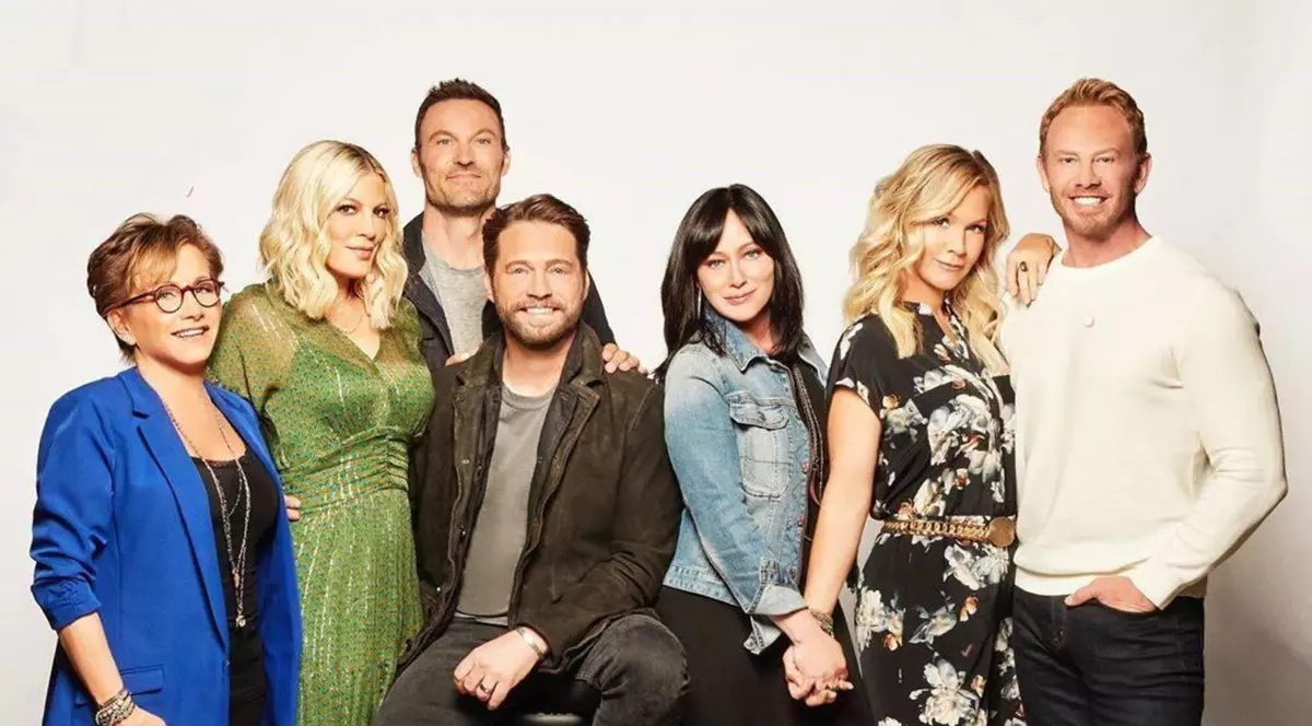 Serialul "Beverly Hills, 90210" revine pe micile ecrane