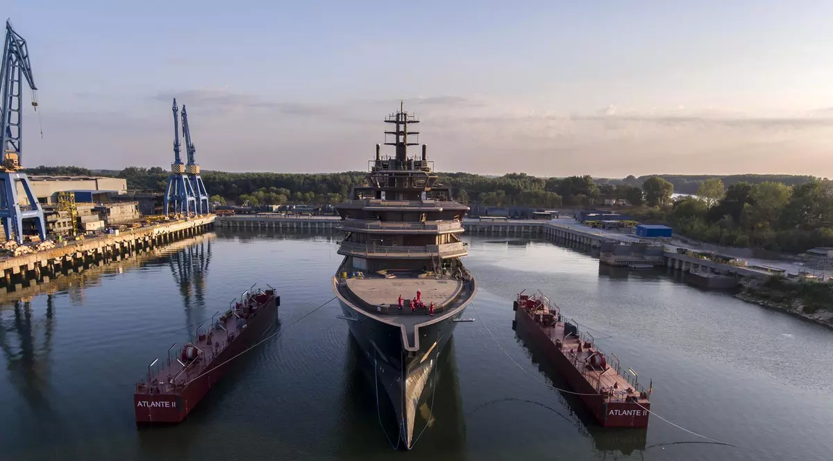 Iahtul negru, lansat în România, ajunge în presa internațională. Acesta este deținut de un miliardar norvegian