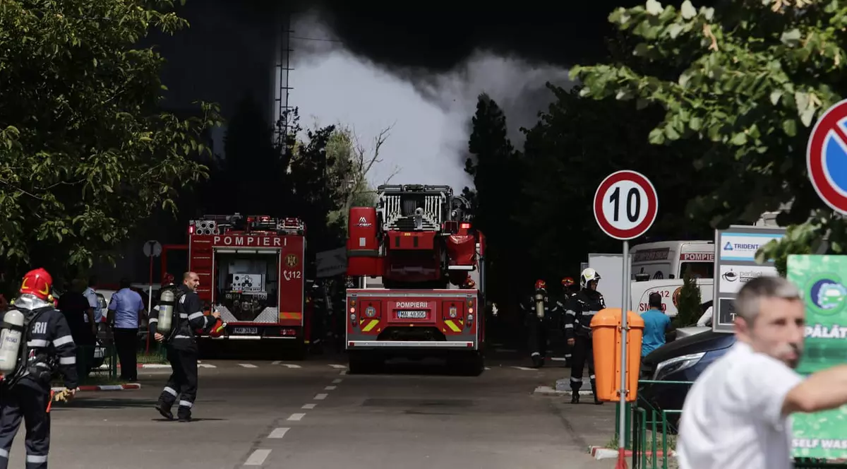 Incendiu puternic în zona Pipera din București, pe strada Biharia