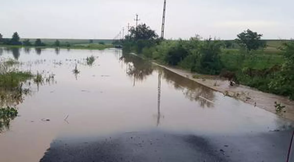 Cod galben de inundaţii pentru râuri din 10 judeţe, până la miezul nopții