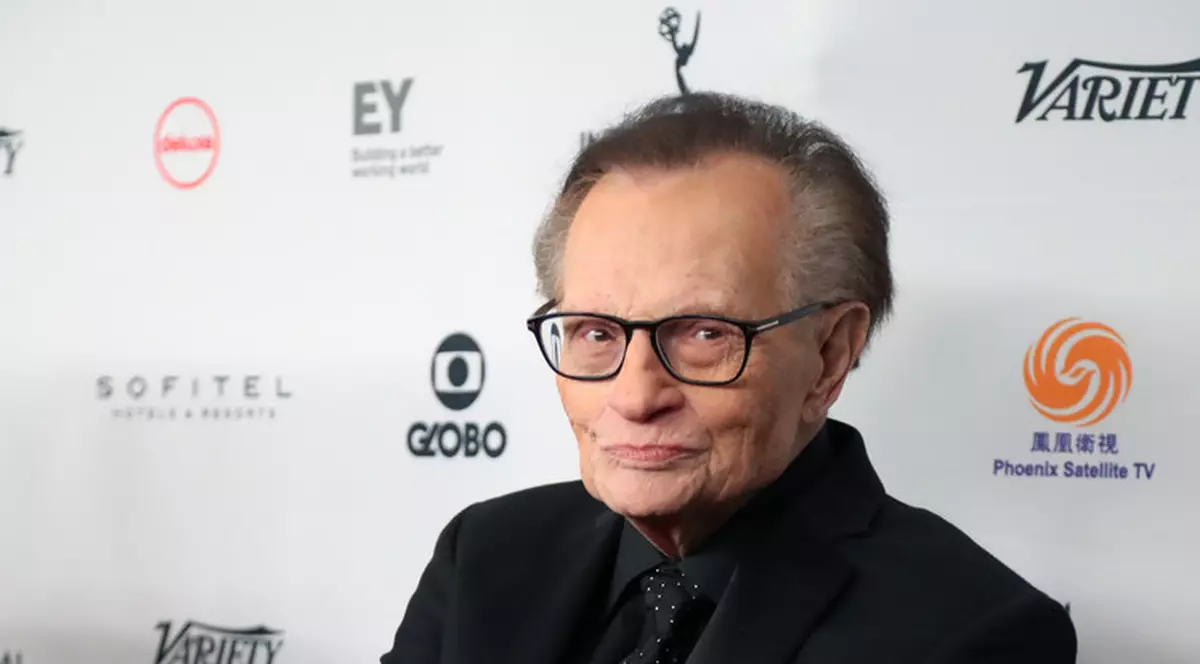 Larry King divorțează de a șaptea soție. Au fost căsătorit timp de 22 de ani