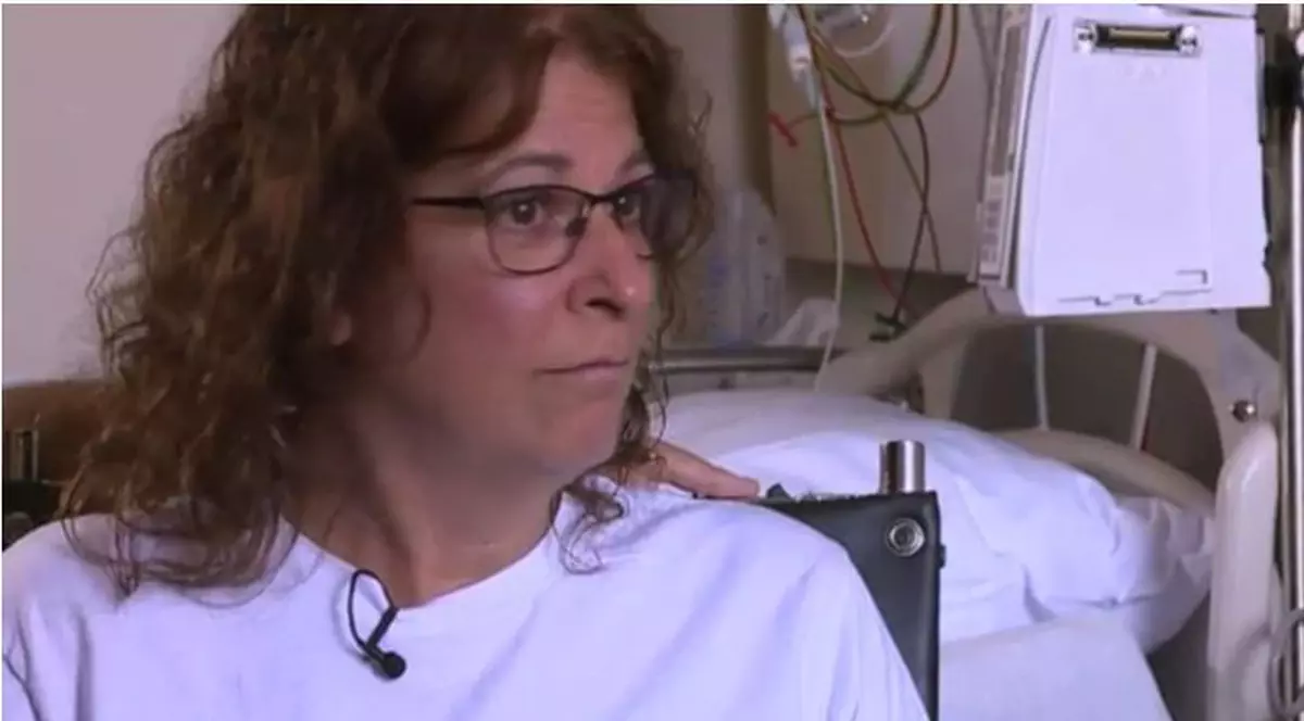 I-au amputat mâinile și picioarele unei femei după ce a luat o bacterie de la câine