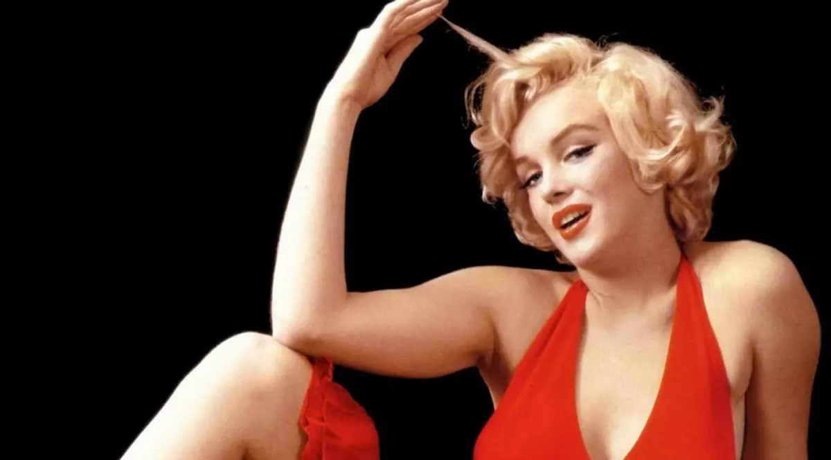 Ţinute purtate de Marilyn Monroe în cele mai faimoase filme, scoase la licitaţie