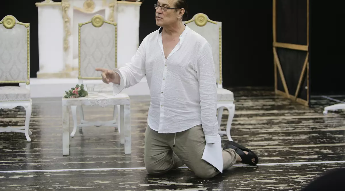 Marius Bodochi a trăit tot ce a visat. «Dumnezeu a fost așa de bun cu mine, că m-am întâlnit cu toți cei șase idoli ai mei pe scenă!»