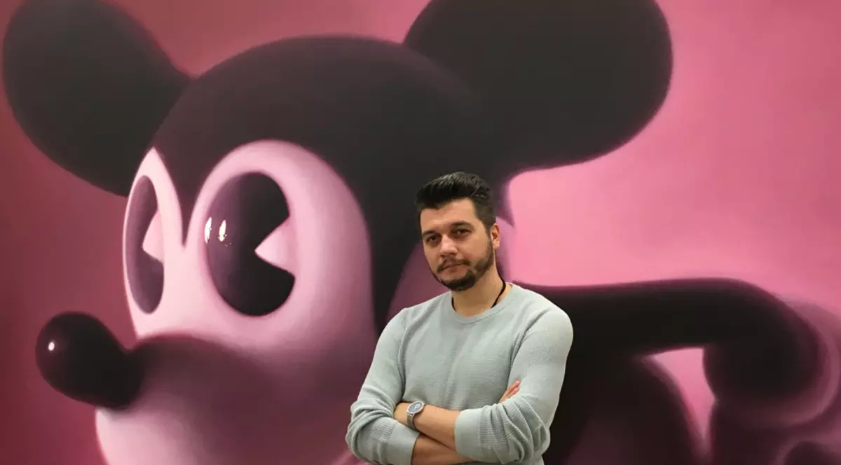 Mihai Zgondoiu în spate Mickey Mouse de Gottfried Helnwein