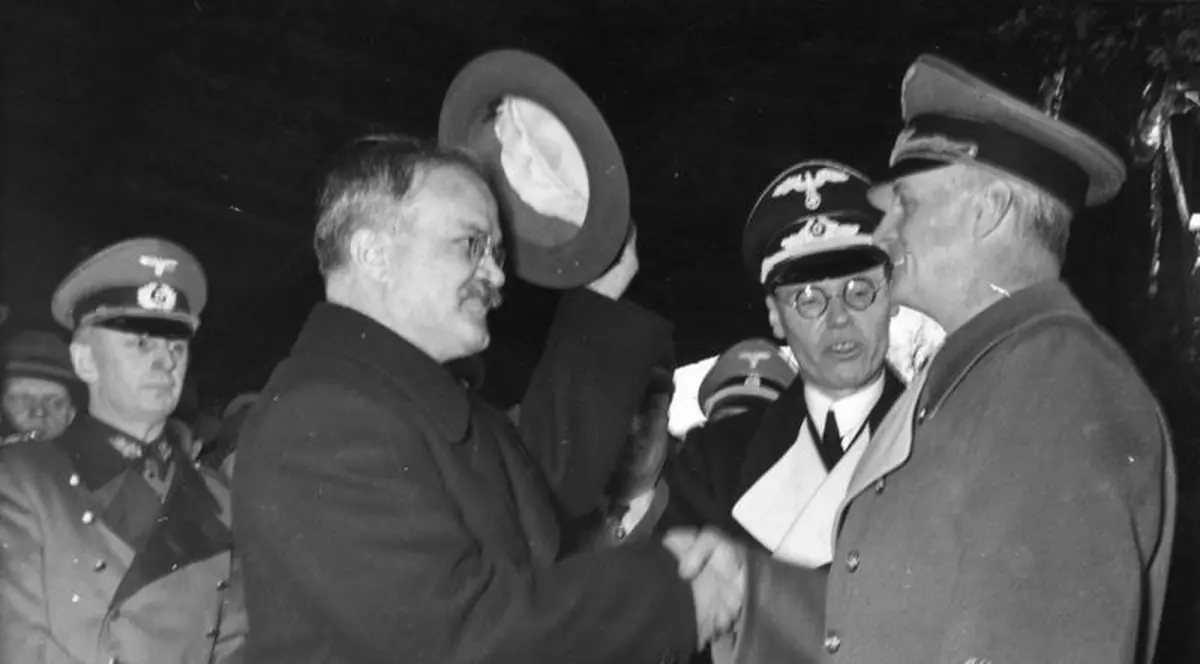 Viaceslav Molotov și Joachim von Ribbentrop