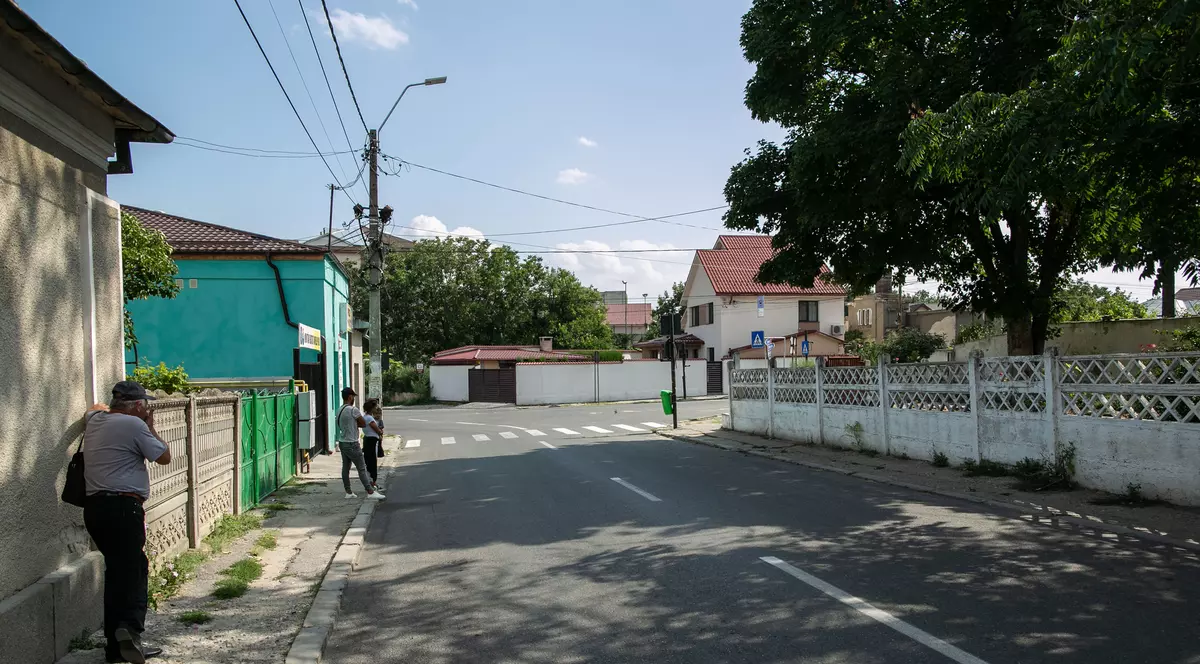 Caracal, la o săptămână de la răpirea Alexandrei. Taximetriștii ilegali s-au întors pe șosele, la fel și autostopiștii