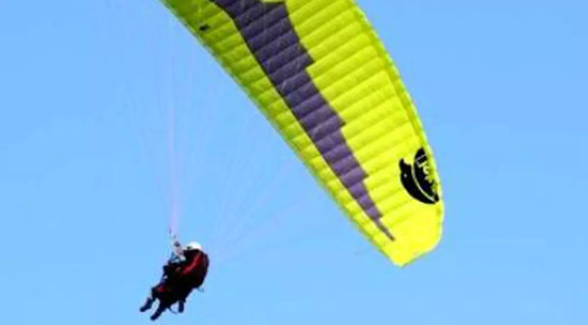 Un bărbat care voia să se dea cu parapanta a căzut într-o râpă, de la 10 metri înălțime, în județul Alba