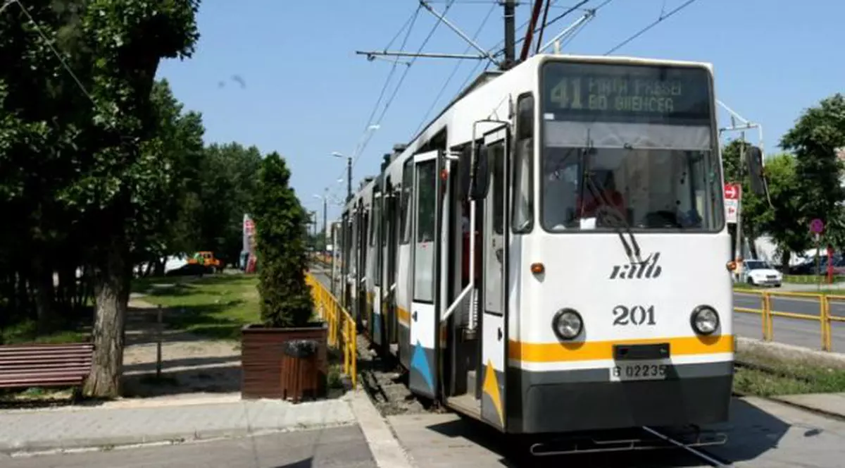 PNL cere o anchetă privind licitația pentru tramvaie organizată de Gabriela Firea