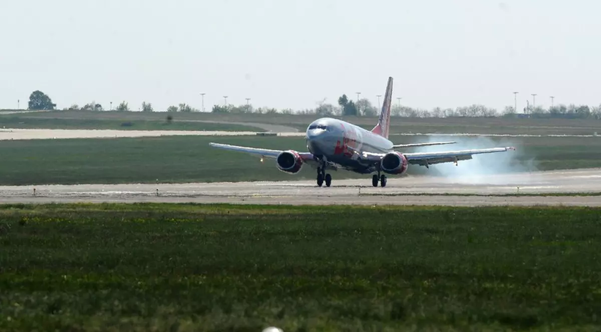 Un avion a aterizat de urgență după ce pilotul a leșinat în cabină (EPA)