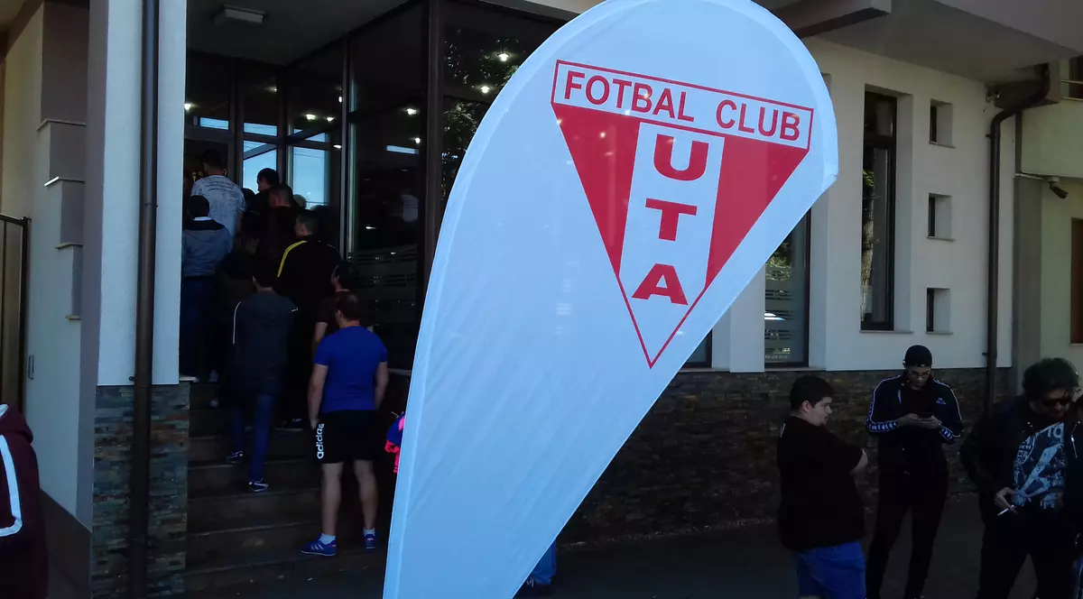 Coadă la cele 3.000 de bilete la meciul UTA - Dinamo, din 16-imile Cupei României