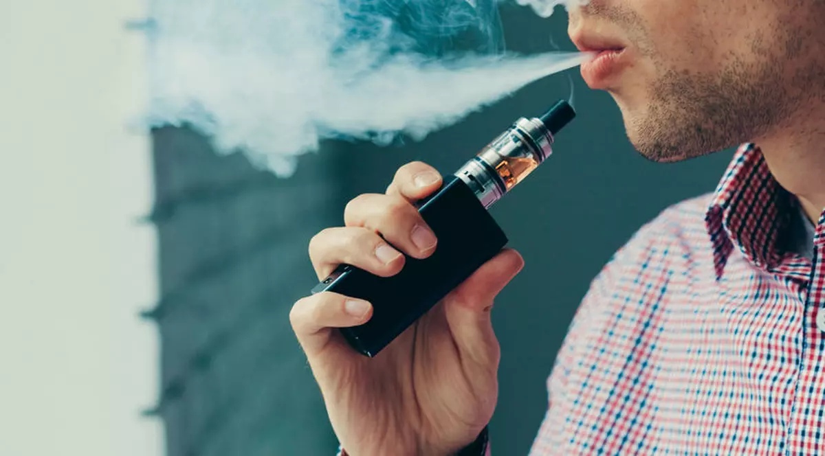 Numărul deceselor cauzate de boli pulmonare asociate cu utilizarea țigărilor electronice a ajuns la șapte (foto 123rf)
