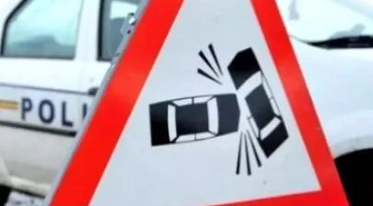 Un șofer a murit pe un drum județean din Brăila, după ce s-a răsturnat cu mașina. Alte trei persoane au fost rănite