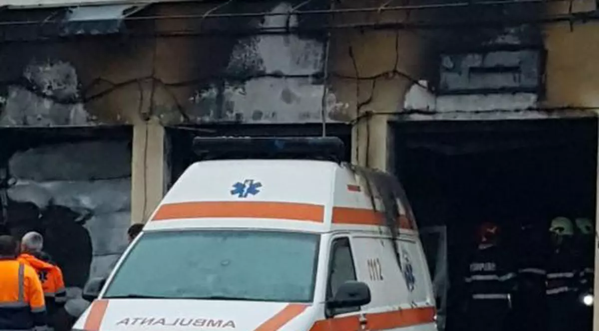 O stație de ambulanțe din Neamț a ars noaptea trecută