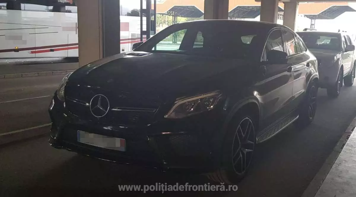 Mașină de lux căutată în Franța, descoperită de poliția de frontieră din Borș