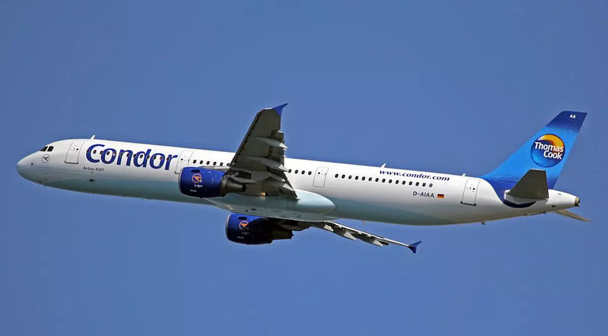Un avion a trebuit să aterizeze de urgență din cauza unei cafele răsturnate peste panoul de bord