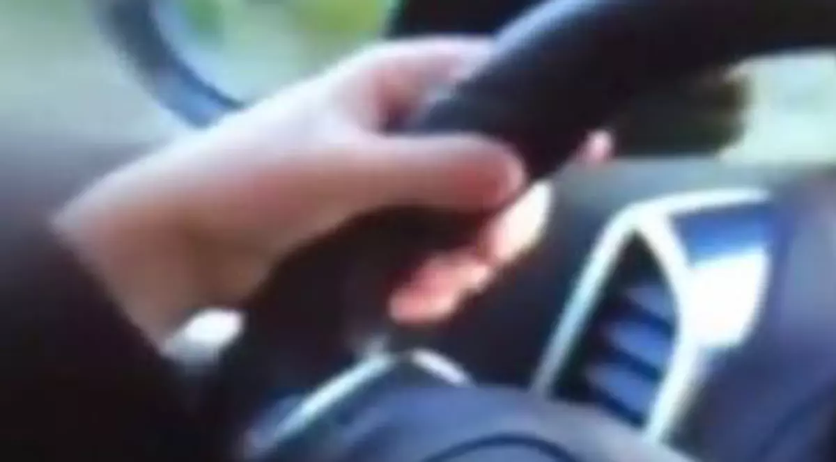Un copil de 13 ani din Craiova s-a urcat la volan și a lovit mai multe mașini parcate