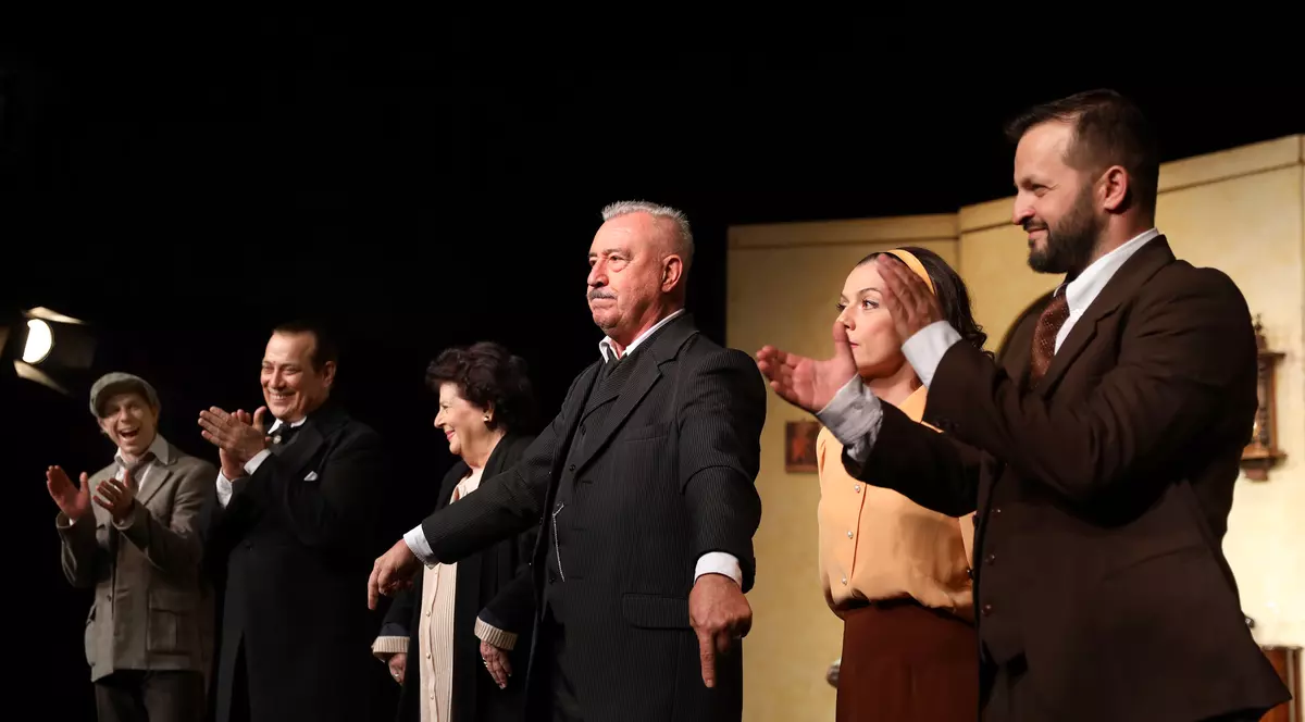 Costel Constantin a sărbătorit pe scenă 50 de ani de activitate la TNB