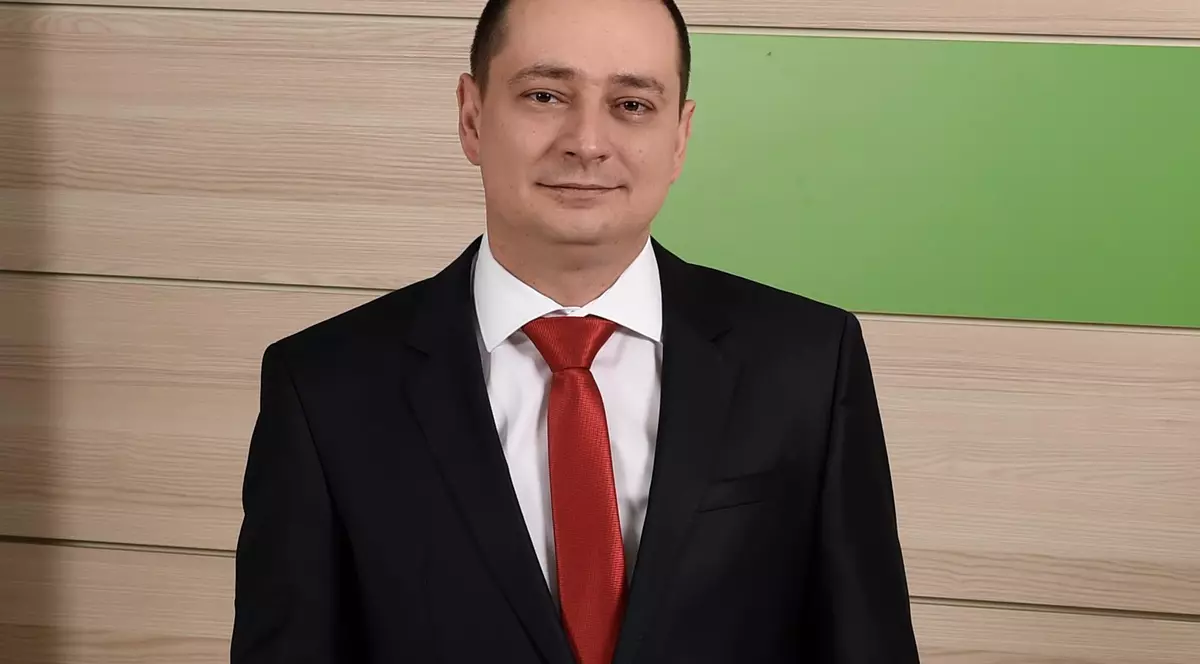 Primarul Sectorului 4 a ironizat un om care căuta prin gunoaie. Postarea controversată